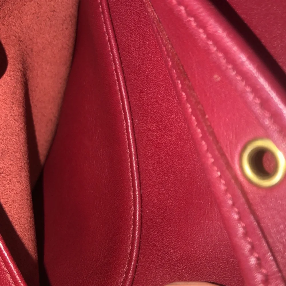 Vintage COACH COMPANION Red Gloved Tanned Turn Lock Crossbody Bag USA 9715